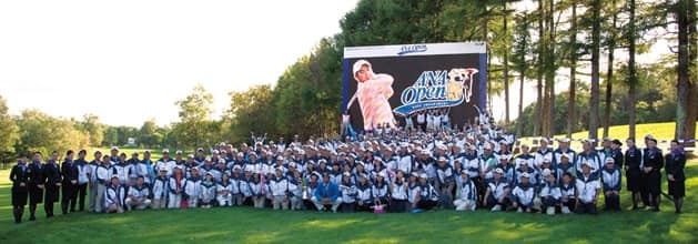 昨年のボランティアスタッフの皆さんと池田選手