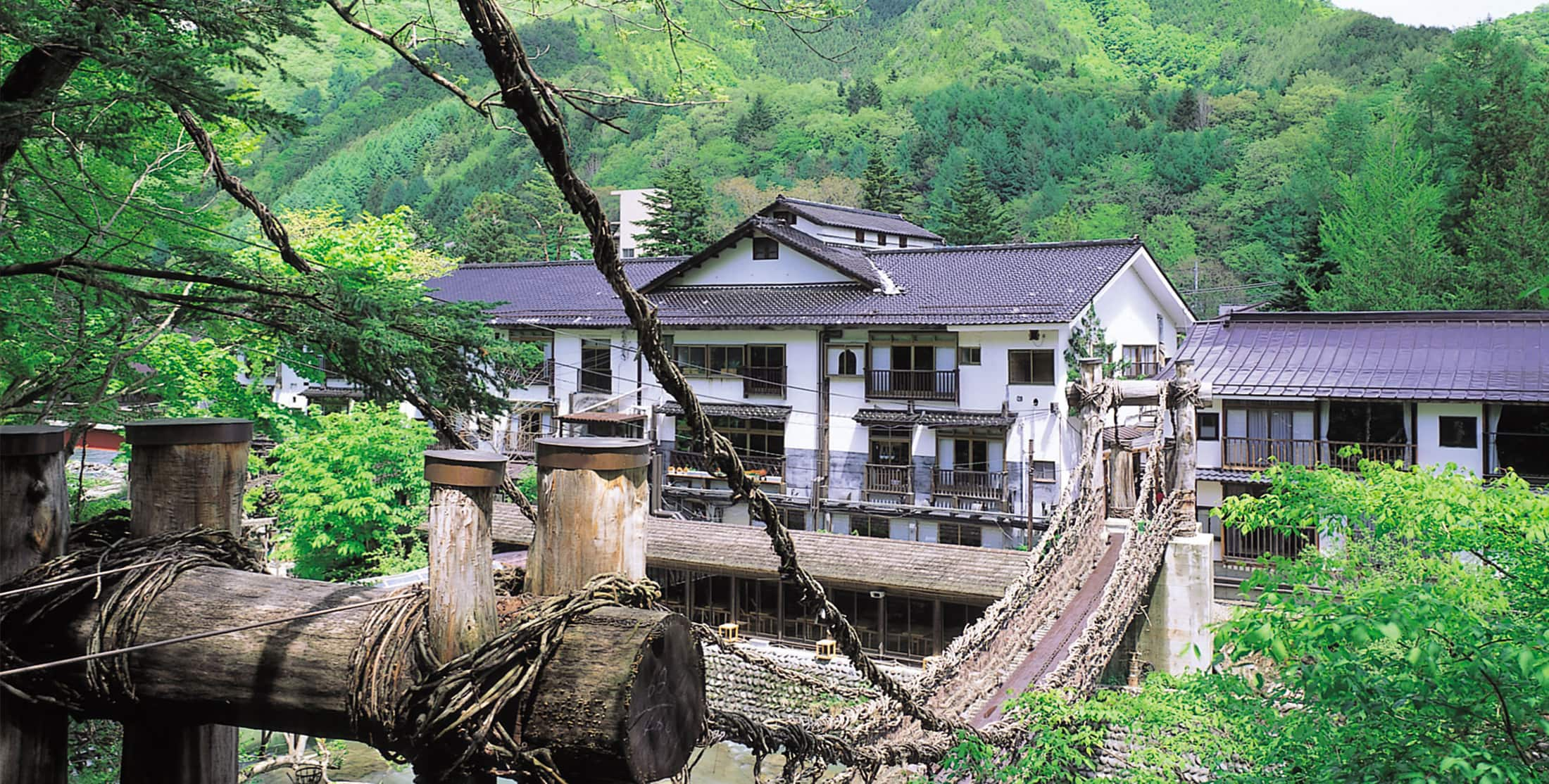 本家伴久 平家伝承かずら橋の宿