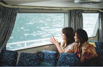 Kamae Kotu (Kamae traffic)  EverGreen 　Two women enjoying the views from the ship