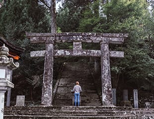 hikosan shrine stone stairs