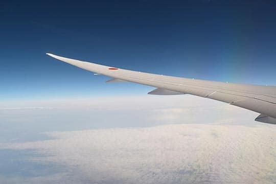 アリューシャン列島上空を飛行中。