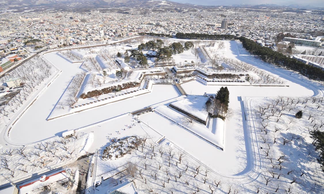 五稜郭の観光はライトアップや函館の夜景で歴史散歩を | ANA | 北海道 | Tastes of Japan