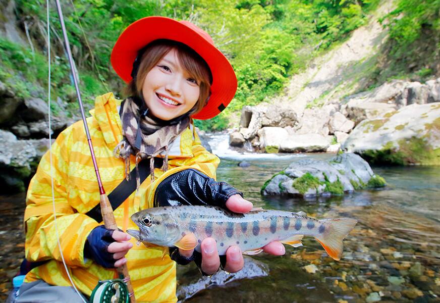 イワナもヤマメも止まらない驚きの連続ヒット 秋田県 青森県 白神山地の釣り旅 釣り旅の記録 Ana釣り倶楽部 Ana Sky Web